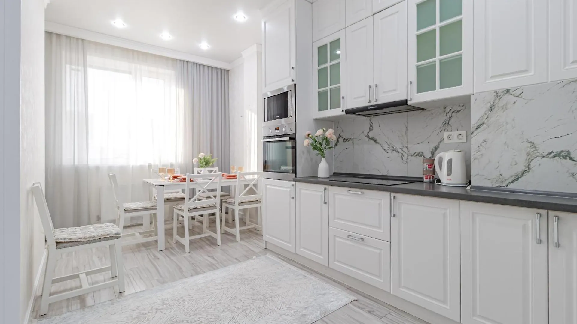 Рядом С Ботаническим Садом Nur-Sultan  Apartment