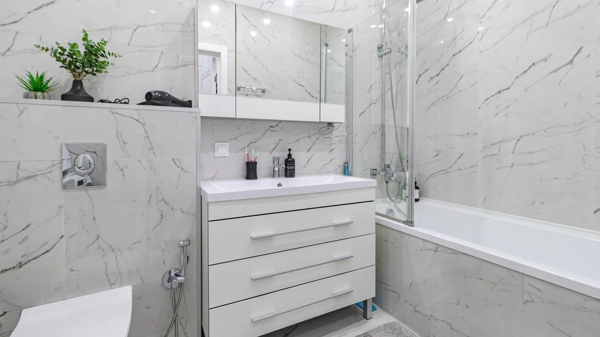Рядом С Ботаническим Садом Nur-Sultan  Apartment